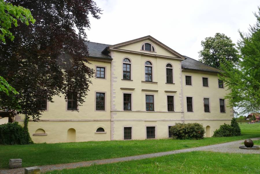 Öffentliche Ausschreibung zum Verkauf – ehem. Gutshaus in Schönewerda